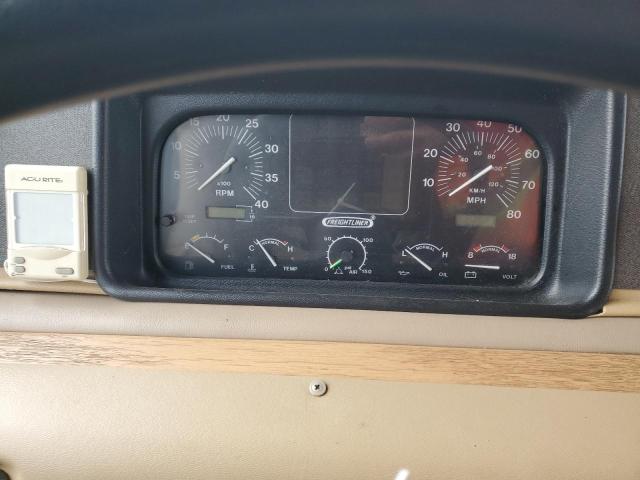 Photo 8 from auction – 1999 FREIGHTLINER FLEETWOOD with VIN 4UZ6XFBC7XCB49402