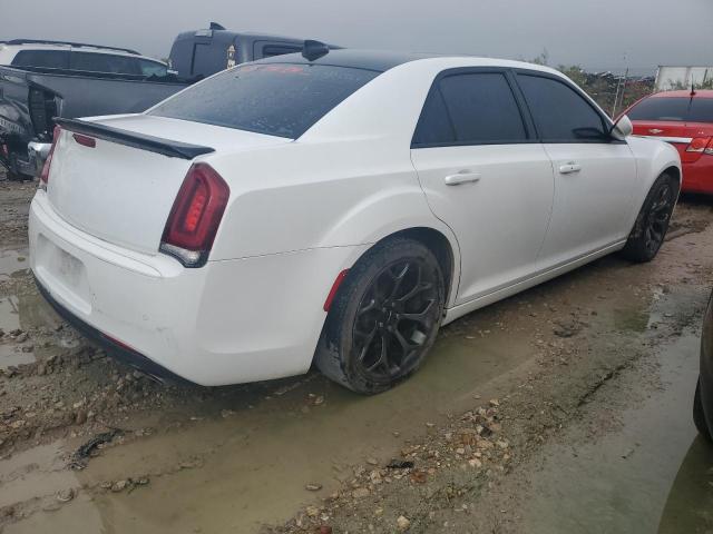 Photo 3 from auction – 2015 CHRYSLER 300 S with VIN 2C3CCABG1FH868182