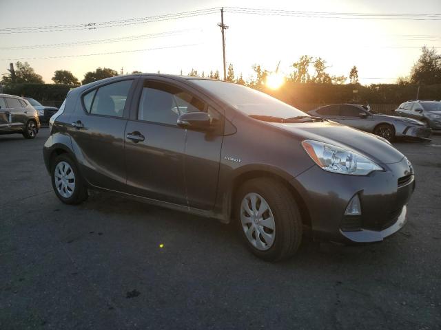 Photo 4 from auction – 2014 TOYOTA PRIUS C with VIN JTDKDTB3XE1086120