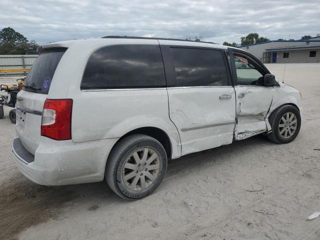 Photo 3 from auction – 2016 CHRYSLER TOWN & COU with VIN 2C4RC1BG5GR191543