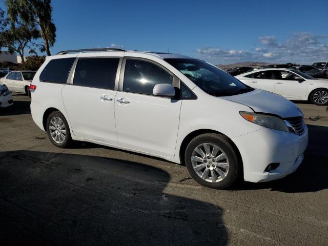 Photo 4 from auction – 2011 TOYOTA SIENNA XLE with VIN 5TDDK3DC4BS007583