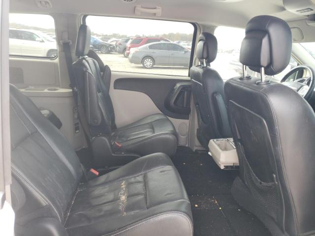 Photo 11 from auction – 2015 CHRYSLER TOWN & COU with VIN 2C4RC1BG3FR594807