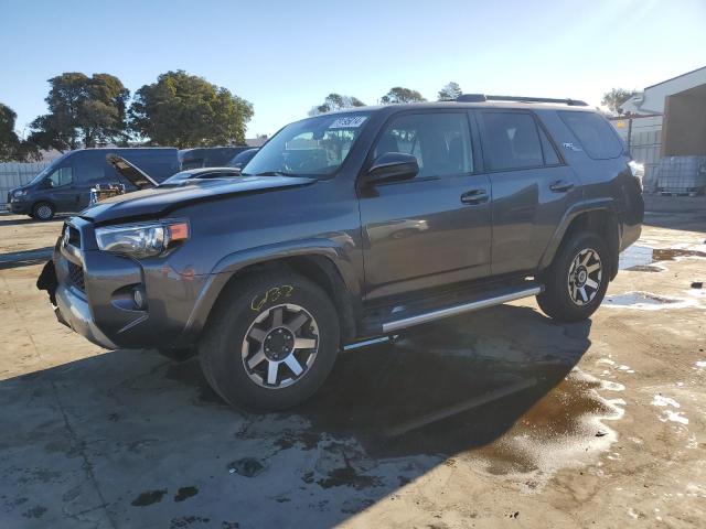 TOYOTA 4RUNNER SR 2019 with VIN JTEBU5JRXK5616085 - Photo from auction