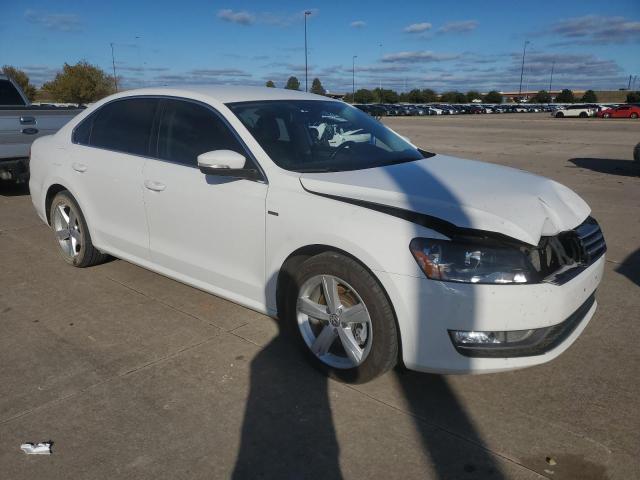 Photo 4 from auction – 2015 VOLKSWAGEN PASSAT S with VIN 1VWAT7A34FC108865