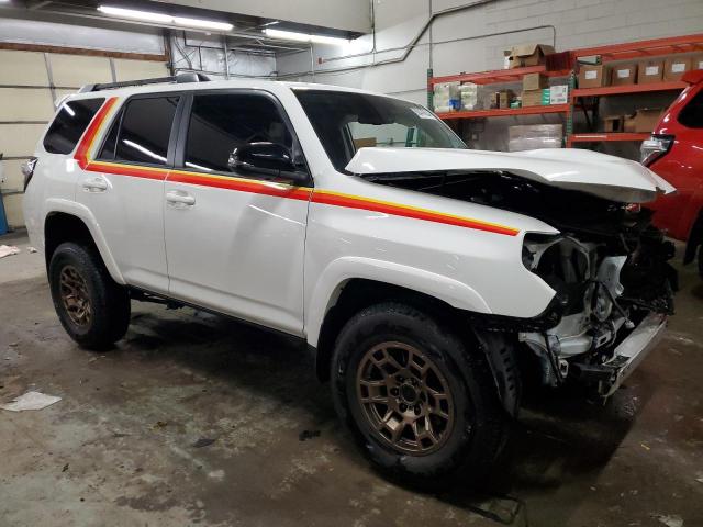 Photo 4 from auction – 2023 TOYOTA 4RUNNER 40 with VIN JTEUU5JR4P6183552