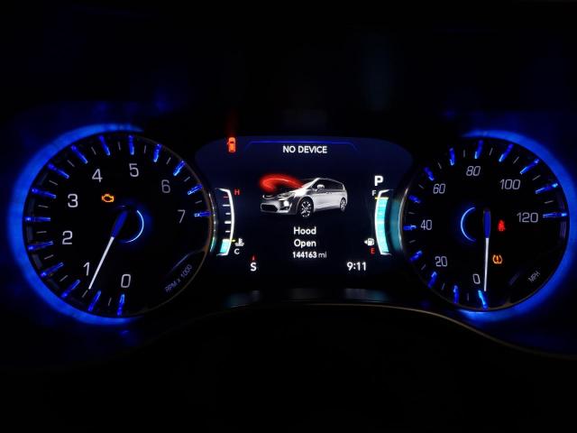 Photo 9 from auction – 2017 CHRYSLER PACIFICA L with VIN 2C4RC1GG8HR602864