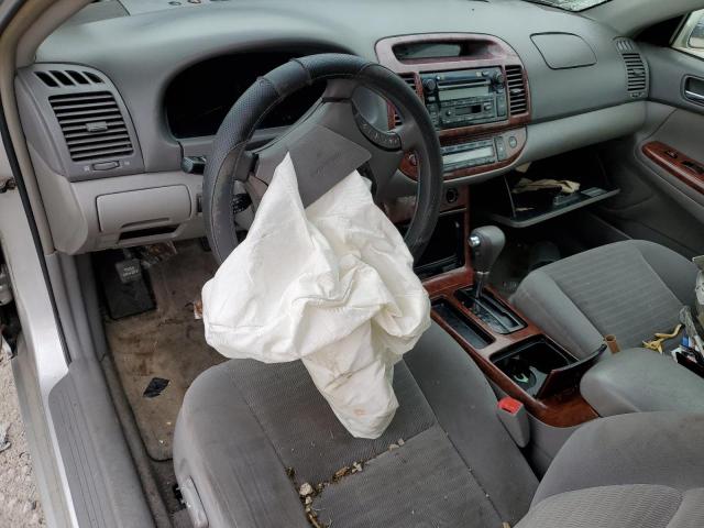 Photo 8 from auction – 2005 TOYOTA CAMRY LE with VIN 4T1BE30K45U586338