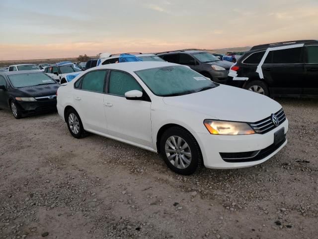Photo 4 from auction – 2015 VOLKSWAGEN PASSAT S with VIN 1VWAT7A34FC069016