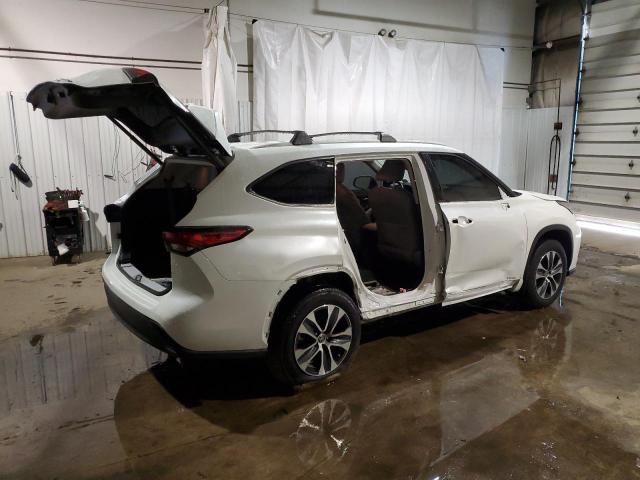 Photo 3 from auction – 2022 TOYOTA HIGHLANDER with VIN 5TDGBRCH4NS549235