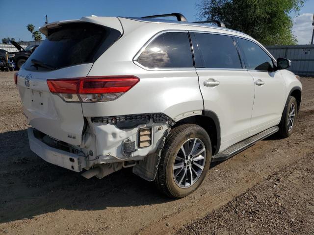 Photo 3 from auction – 2018 TOYOTA HIGHLANDER with VIN 5TDKZRFH1JS535739