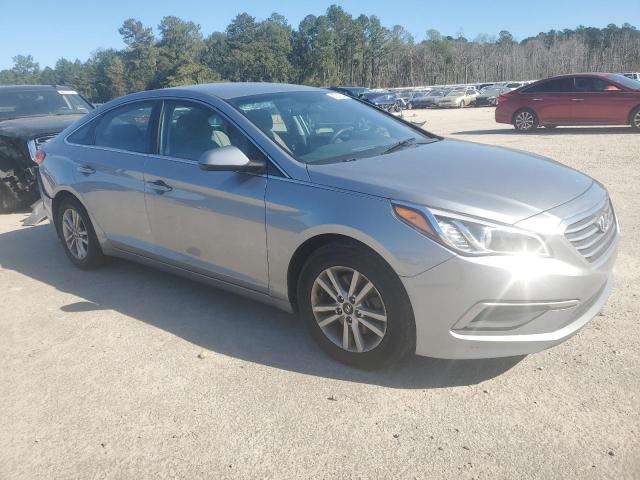 Photo 4 from auction – 2017 HYUNDAI SONATA SE with VIN 5NPE24AF9HH565534