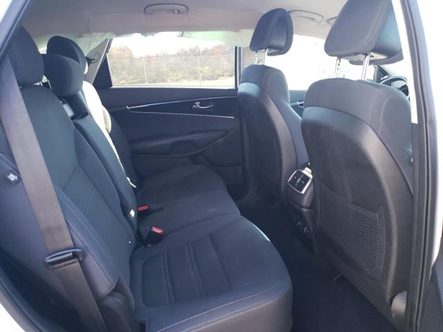 Photo 11 from auction – 2016 KIA SORENTO LX with VIN 5XYPGDA55GG091461