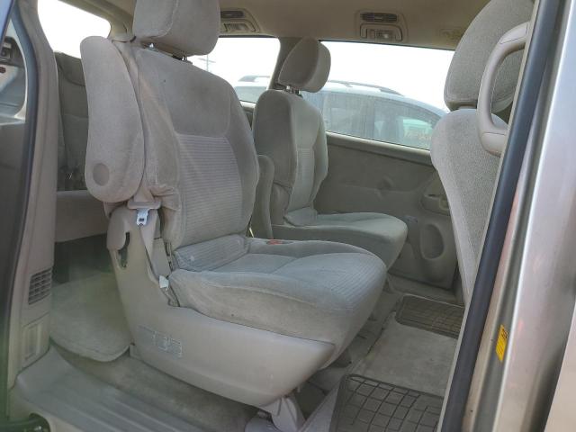 Photo 11 from auction – 2010 TOYOTA SIENNA CE with VIN 5TDKK4CC5AS325368