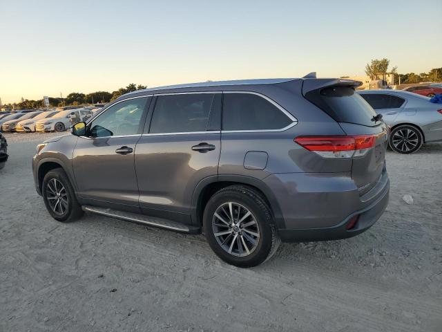 Photo 2 from auction – 2019 TOYOTA HIGHLANDER with VIN 5TDKZRFH3KS319070