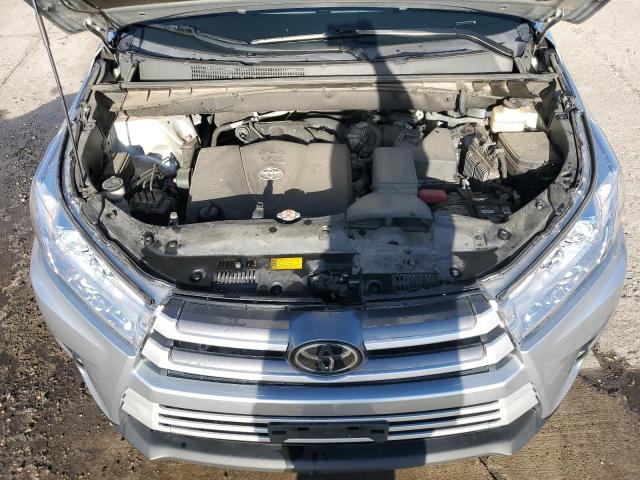 Photo 12 from auction – 2018 TOYOTA HIGHLANDER with VIN 5TDJZRFH9JS532096
