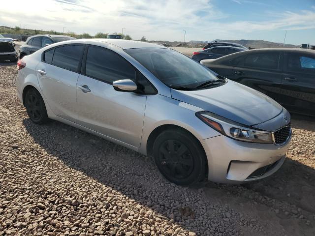 Zdjęcie 4 z aukcji – 2017 KIA FORTE LX z VIN 3KPFK4A78HE091206