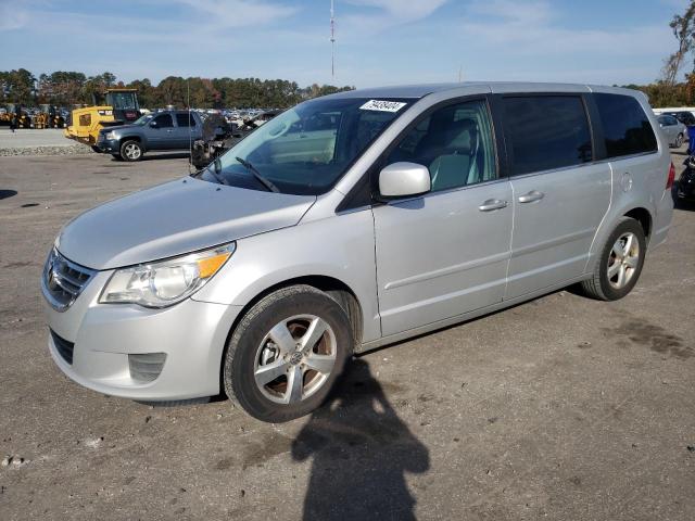 VOLKSWAGEN ROUTAN SE 2010 with VIN 2V4RW3D10AR322967 - Photo from auction
