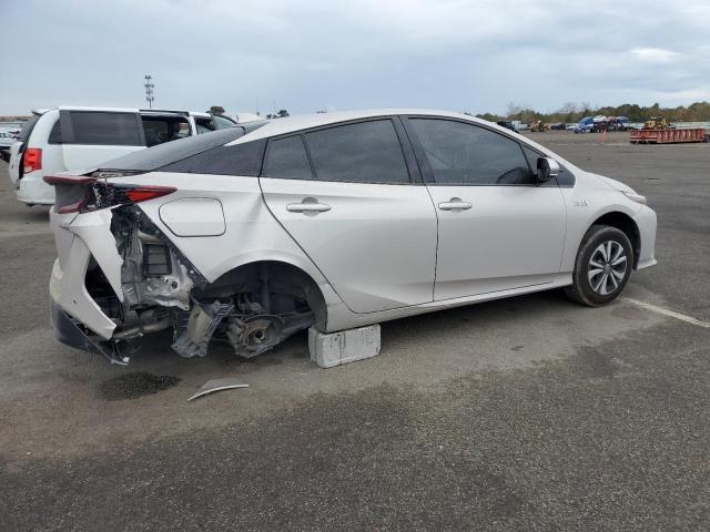 Photo 3 from auction – 2017 TOYOTA PRIUS PRIM with VIN JTDKARFP5H3045279