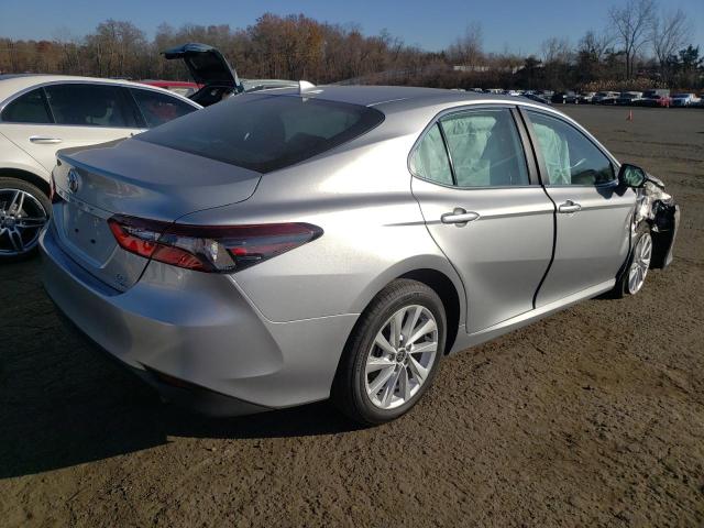 Photo 3 from auction – 2022 TOYOTA CAMRY LE with VIN 4T1C11BK2NU070111