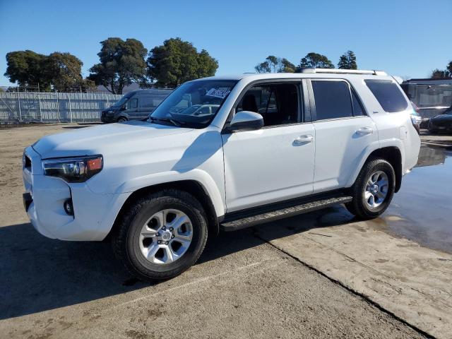 TOYOTA 4RUNNER SR 2024 with VIN JTEEU5JR0R5314960 - Photo from auction