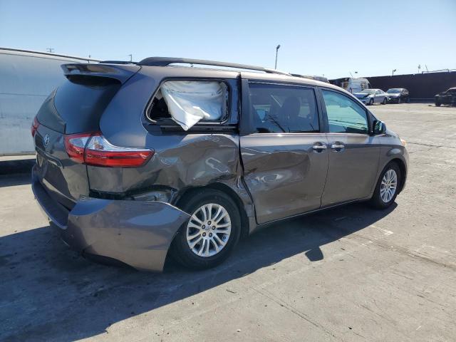 Photo 3 from auction – 2017 TOYOTA SIENNA XLE with VIN 5TDYZ3DC2HS842104