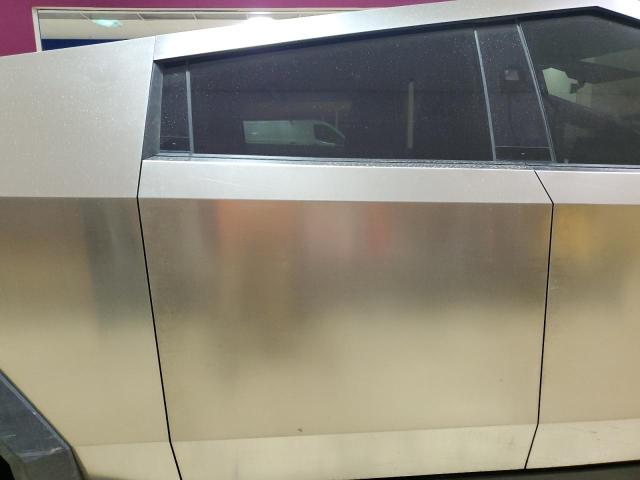 Photo 11 from auction – 2024 TESLA CYBERTRUCK with VIN 7G2CEHED8RA013046