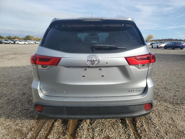 Photo 6 from auction – 2019 TOYOTA HIGHLANDER with VIN 5TDJZRFH2KS601597