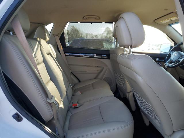 Photo 11 from auction – 2015 KIA SORENTO LX with VIN 5XYKT3A65FG660378