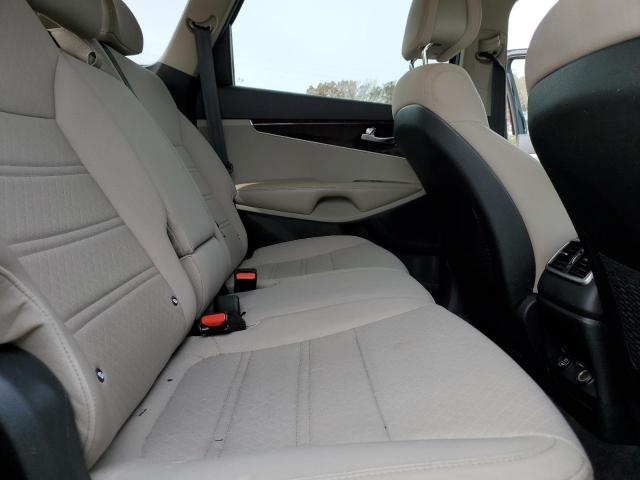 Photo 11 from auction – 2016 KIA SORENTO LX with VIN 5XYPG4A30GG044210