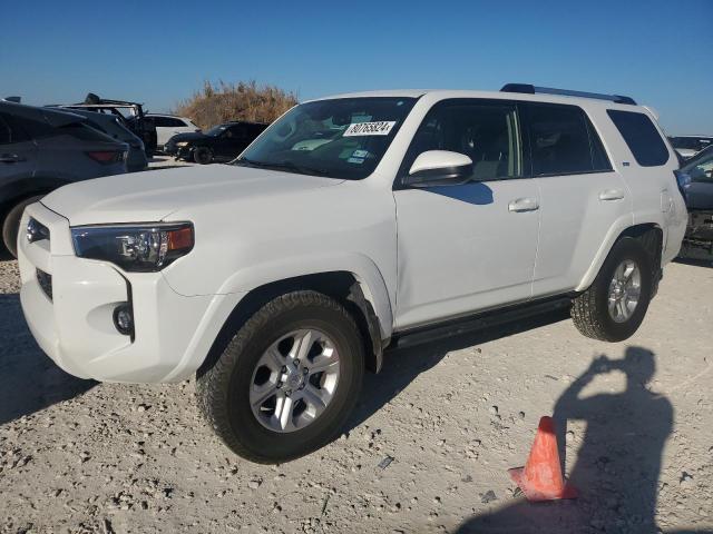Photo 1 from auction – 2022 TOYOTA 4RUNNER SR with VIN JTEEU5JR8N5263380