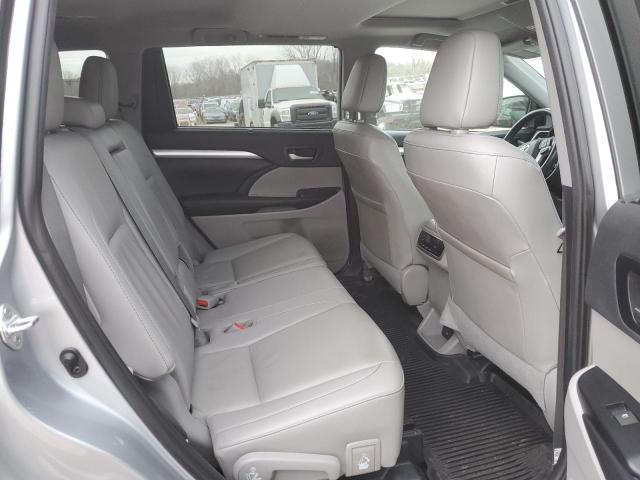 Photo 11 from auction – 2019 TOYOTA HIGHLANDER with VIN 5TDJZRFH1KS629567