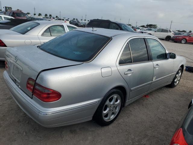 Photo 3 from auction – 2002 MERCEDES-BENZ E 320 with VIN WDBJF65J92B469519