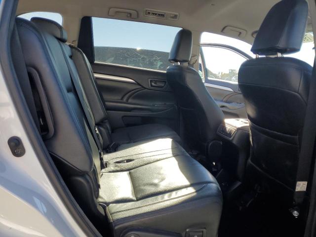 Photo 11 from auction – 2017 TOYOTA HIGHLANDER with VIN 5TDZARFHXHS032081