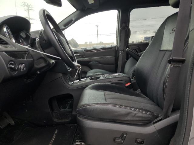 Photo 7 from auction – 2016 CHRYSLER TOWN & COU with VIN 2C4RC1HG6GR271487
