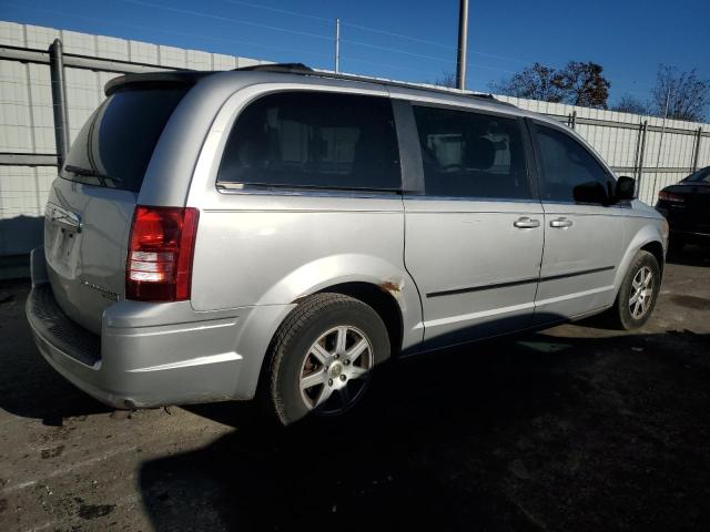 Photo 3 from auction – 2010 CHRYSLER TOWN & COU with VIN 2A4RR5D15AR352568