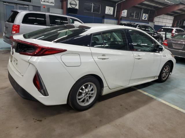 Photo 3 from auction – 2017 TOYOTA PRIUS PRIM with VIN JTDKARFP5H3041393