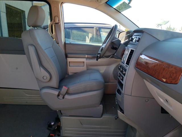 Photo 7 from auction – 2009 CHRYSLER TOWN & COU with VIN 2A8HR44E19R627789