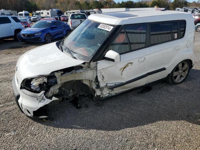 KIA SOUL + 2010 with VIN KNDJT2A26A7701240 - Photo from auction