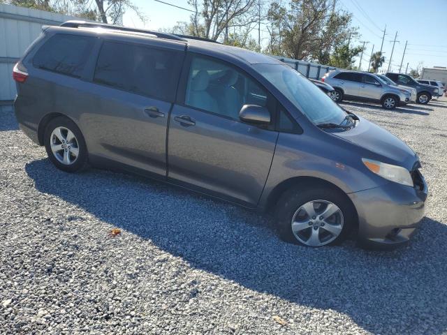 Photo 4 from auction – 2016 TOYOTA SIENNA LE with VIN 5TDKK3DC8GS703832