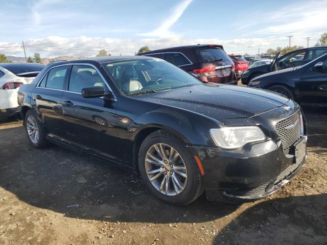 Photo 4 from auction – 2017 CHRYSLER 300 LIMITE with VIN 2C3CCAAG6HH608199