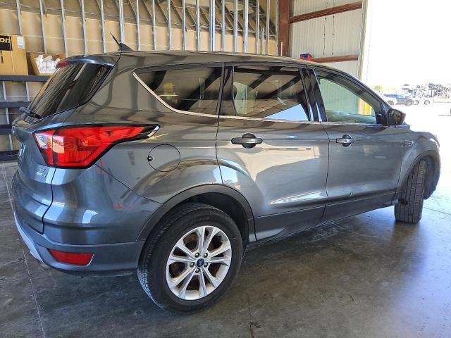 Photo 3 from auction – 2019 FORD ESCAPE SE with VIN 1FMCU9GD2KUA85302