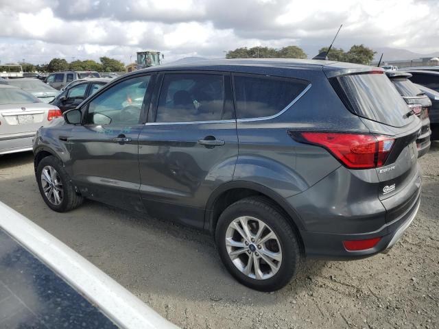 Photo 2 from auction – 2019 FORD ESCAPE SE with VIN 1FMCU9GD7KUB43078