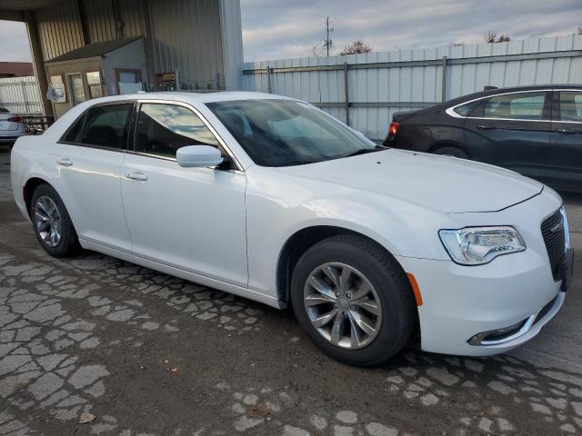 Photo 4 from auction – 2016 CHRYSLER 300 LIMITE with VIN 2C3CCAAG0GH135107
