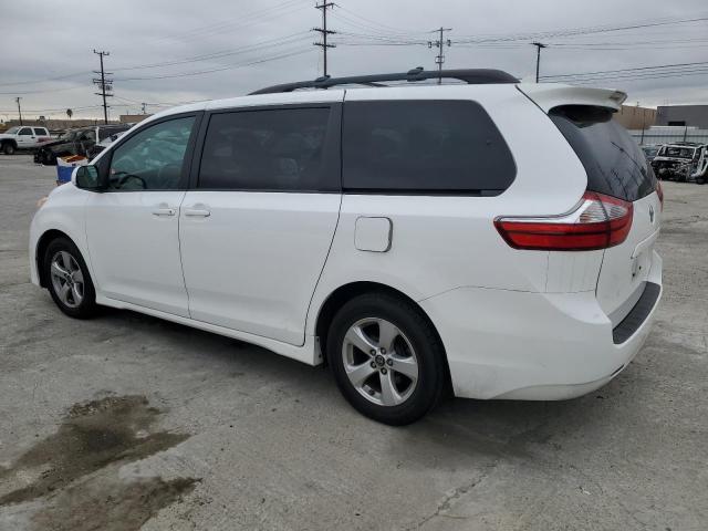 Photo 2 from auction – 2018 TOYOTA SIENNA LE with VIN 5TDKZ3DC2JS914642