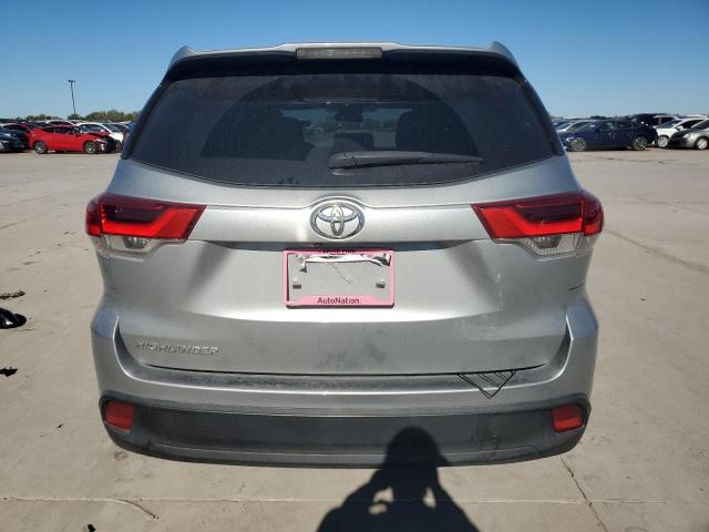 Photo 6 from auction – 2018 TOYOTA HIGHLANDER with VIN 5TDZZRFHXJS255297
