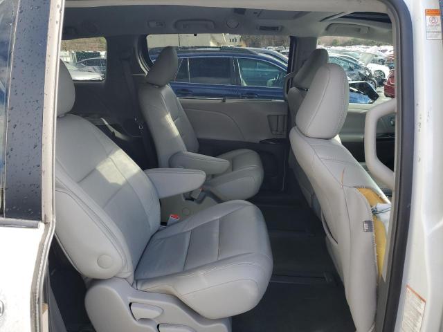 Photo 11 from auction – 2017 TOYOTA SIENNA XLE with VIN 5TDDZ3DC1HS187979