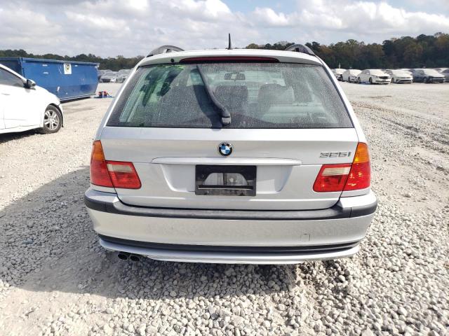 Photo 6 from auction – 2004 BMW 325 IT with VIN WBAEN33404PC13311