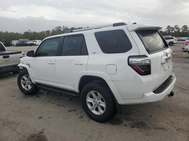 Photo 2 from auction – 2024 TOYOTA 4RUNNER SR with VIN JTEEU5JR6R5311724