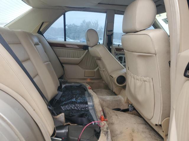 Photo 10 from auction – 1995 MERCEDES-BENZ E 320 BASE with VIN WDBEA32E3SC269106