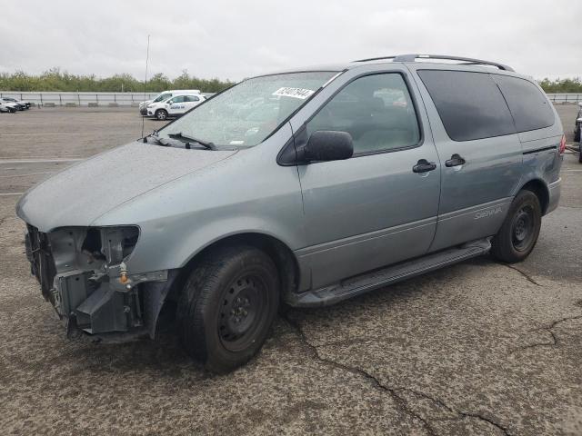 TOYOTA SIENNA LE 2000 with VIN 4T3ZF13C2YU217185 - Photo from auction